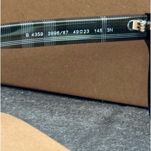 BURBERRY ~ REID GLASSES ~ - Picture 6 of 12